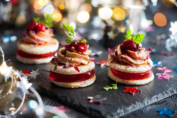 https://www.themasterchefs.com/wp-content/uploads/2016/11/Canapes_for_the_festive_season.jpg